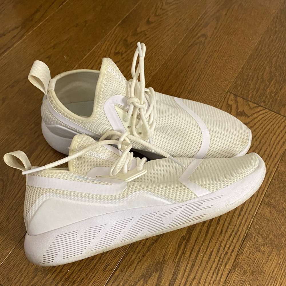 Nike size 8 Women’s runners